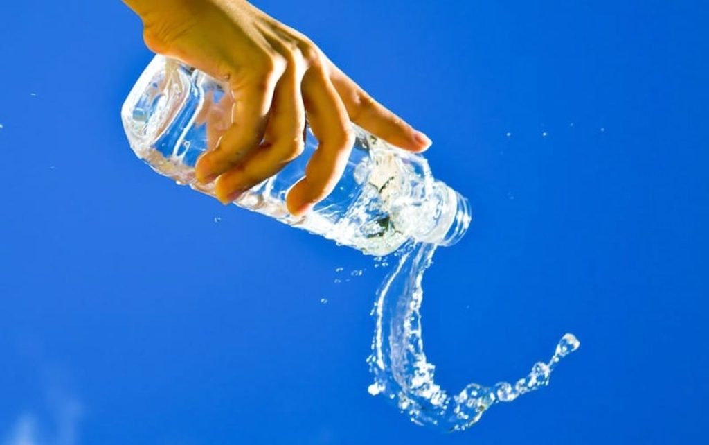 A Problemática do Consumo da Garrafa de Água Plástica
